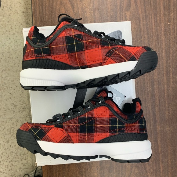 checkered fila disruptors